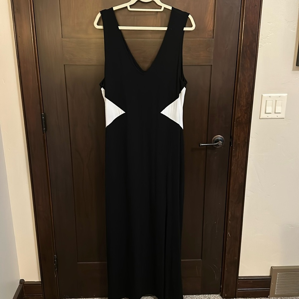 Venus black and white maxi dress size xl